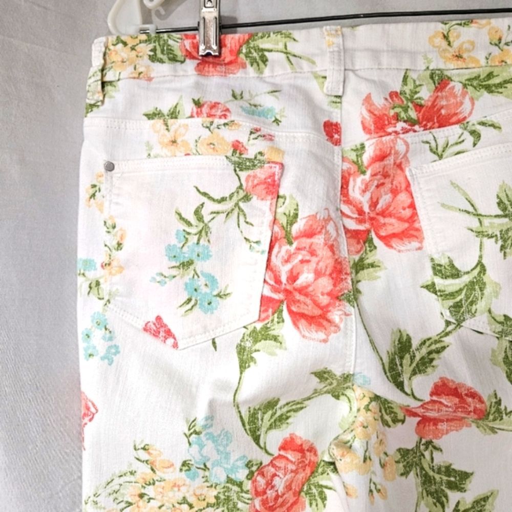 Chico's White Pink Floral Print Cotton Blend Zip Front Belt Loops Ankle Jeans - Picture 7 of 15